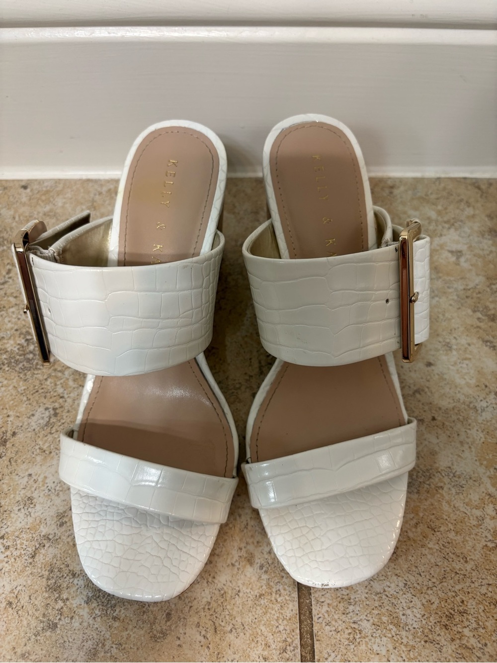Kelly & Katie White Croc Vinniee Buckle Block Heel Mules Slides Size 6M 36.5